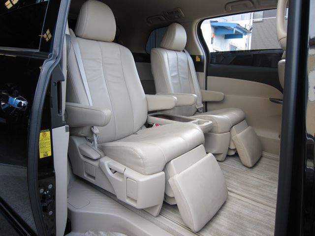 ESTIMA HYBRID 4WD