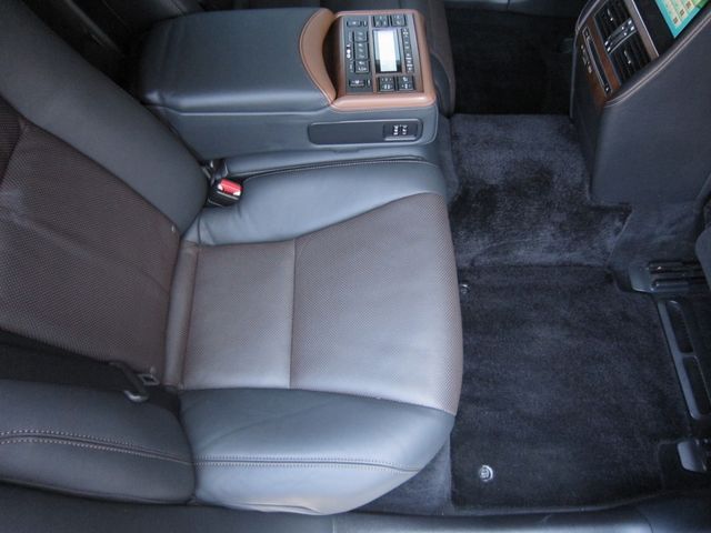 LEXUS LS600hL