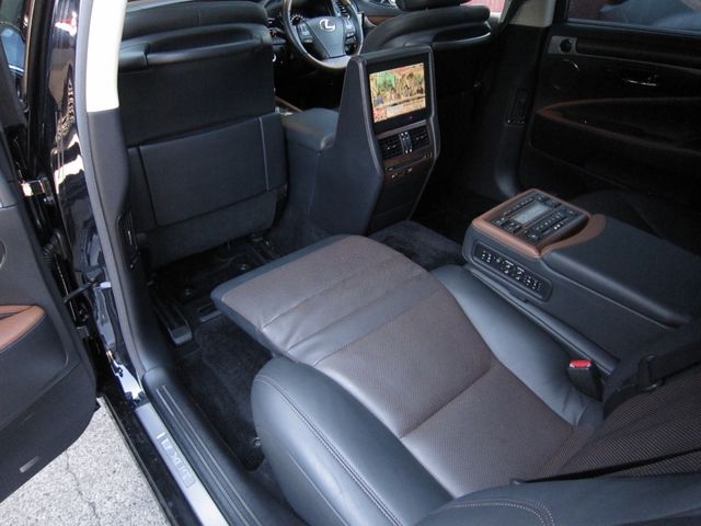 LEXUS LS600hL