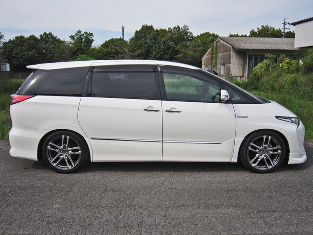 ESTIMA HYBRID 4WD