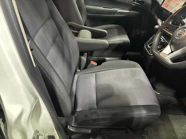 SERENA  S-HYBRID 4WD