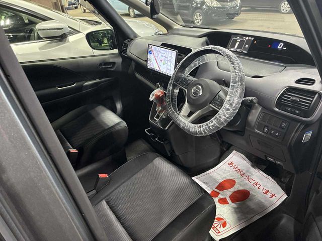 SERENA  S-HYBRID 4WD