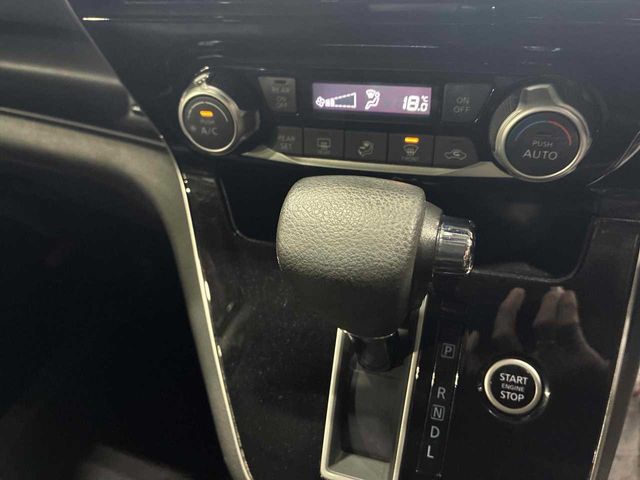 SERENA  S-HYBRID 4WD