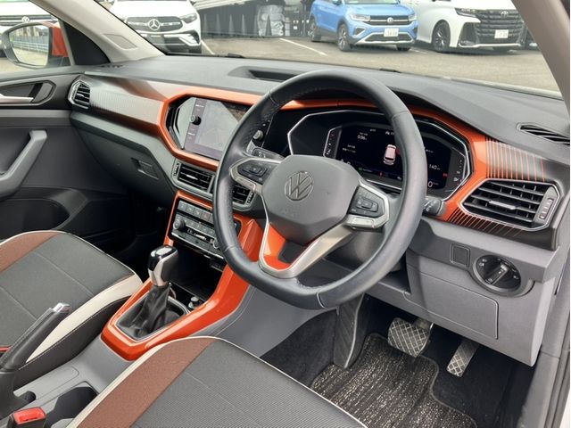 VOLKSWAGEN T-Cross