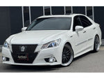 CROWN sedan hybrid
