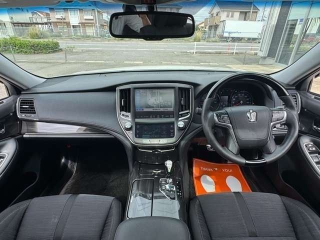 CROWN sedan hybrid