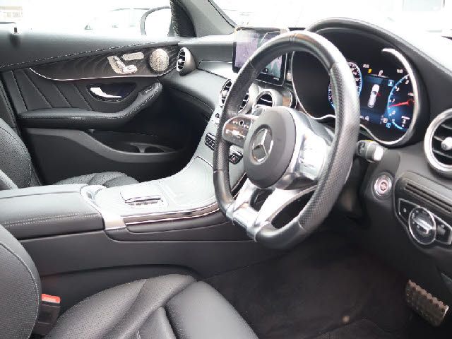 MERCEDES AMG GLCclass