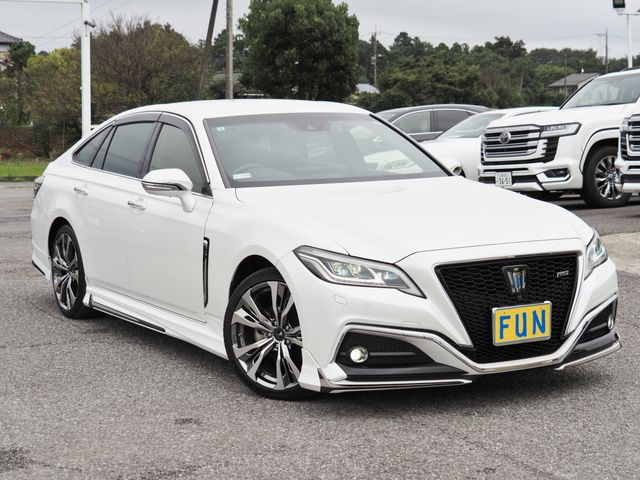 CROWN sedan hybrid 4WD