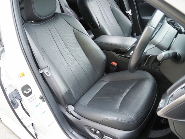 CROWN sedan hybrid 4WD