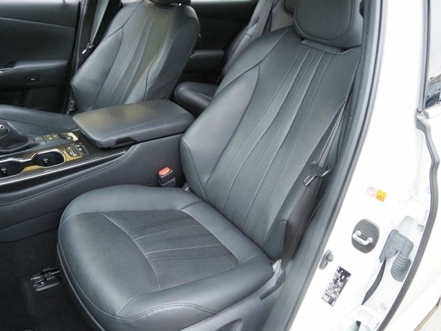 CROWN sedan hybrid 4WD