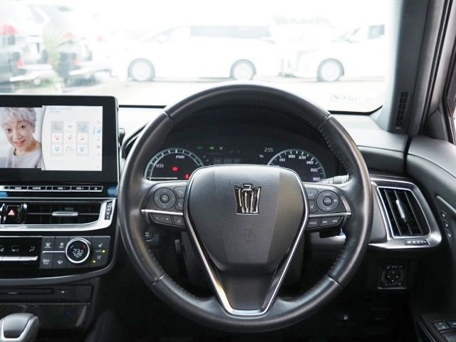 CROWN sedan hybrid 4WD