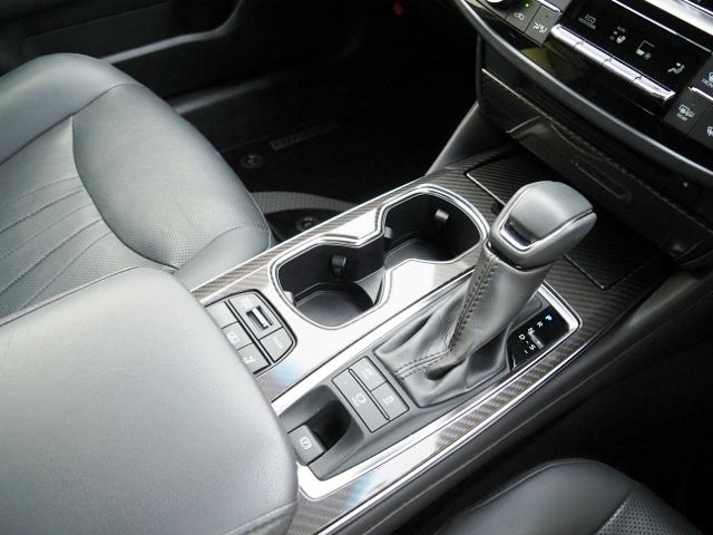 CROWN sedan hybrid 4WD