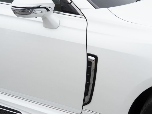 CROWN sedan hybrid 4WD