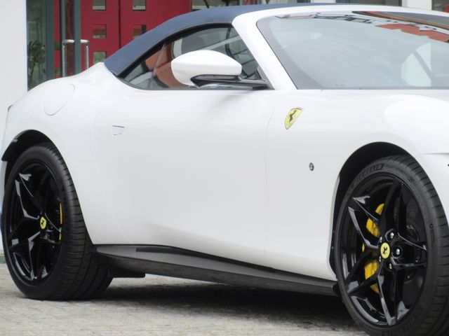 FERRARI Roma Spider