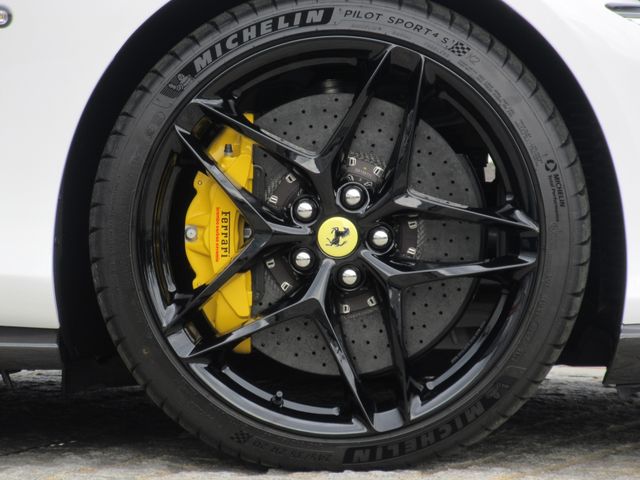 FERRARI Roma Spider