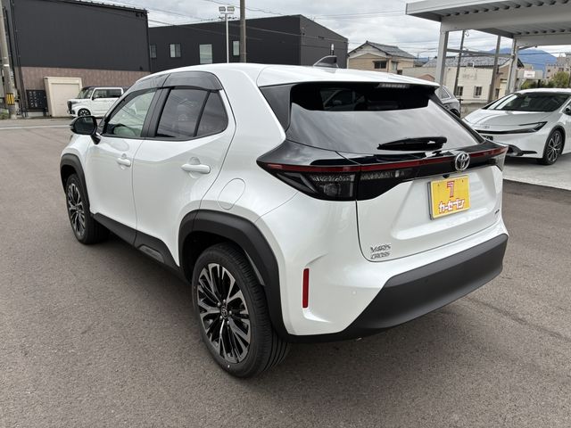 YARIS CROSS HYBRID