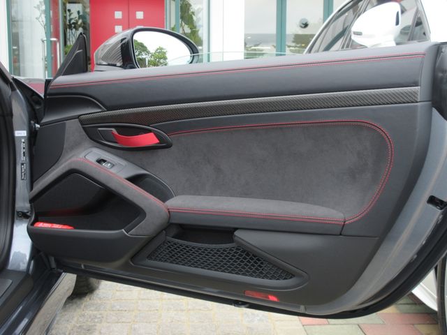 PORSCHE 718Spyder