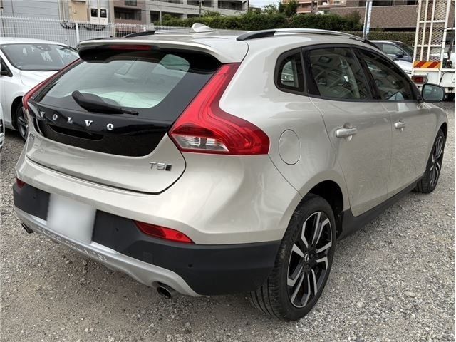 VOLVO V40 CROSS COUNTRY