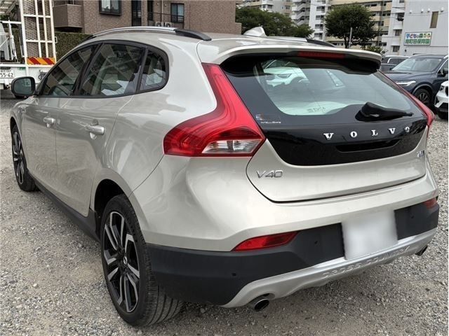 VOLVO V40 CROSS COUNTRY