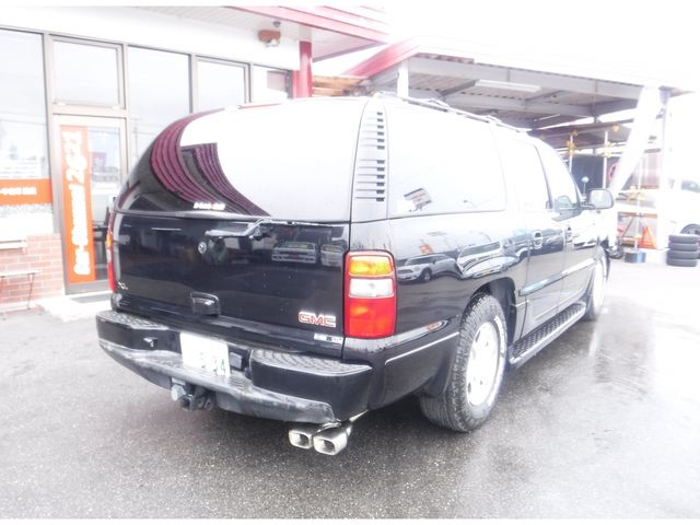 GMC YUKON