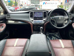 CROWN sedan hybrid