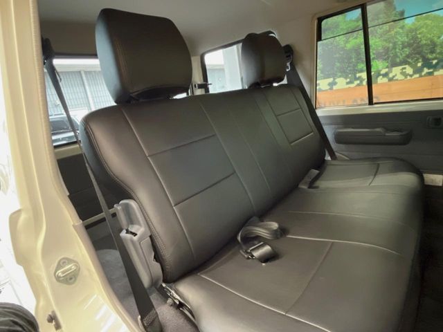 LANDCRUISER van