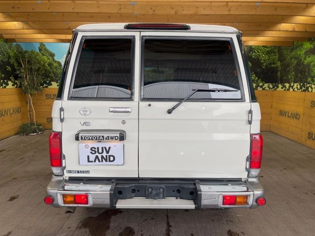 LANDCRUISER van