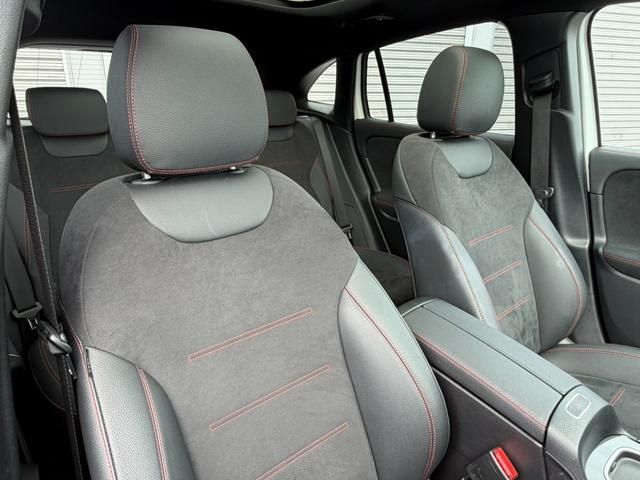 MERCEDES BENZ EQA