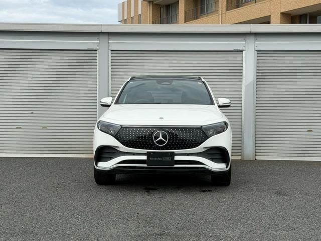 MERCEDES BENZ EQA