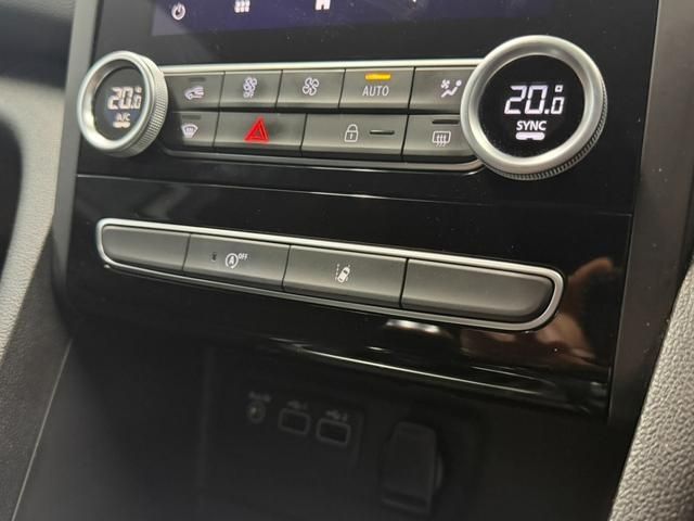RENAULT MEGANE hatchback