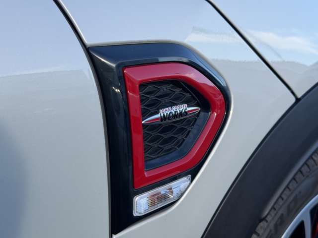 MINI CROSSOVER