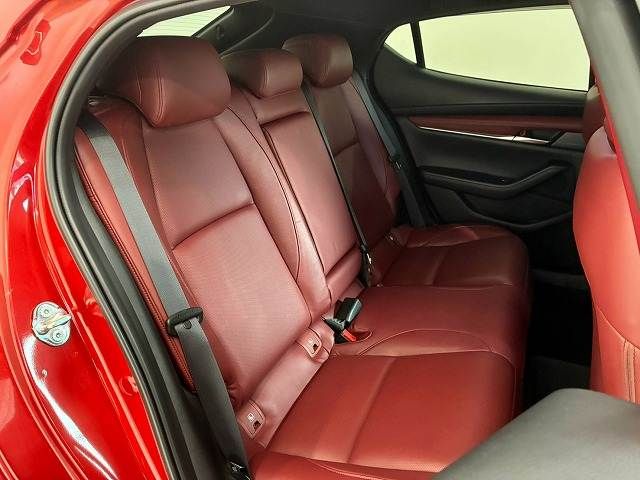 MAZDA3 FASTBACK