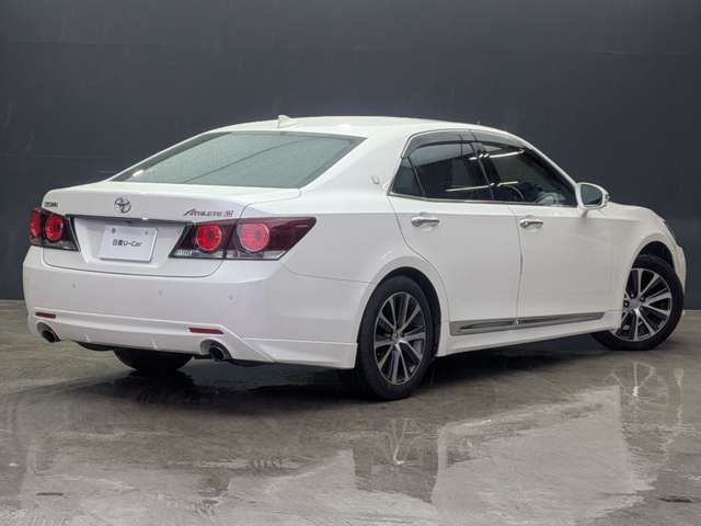 CROWN sedan
