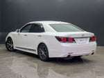 CROWN sedan