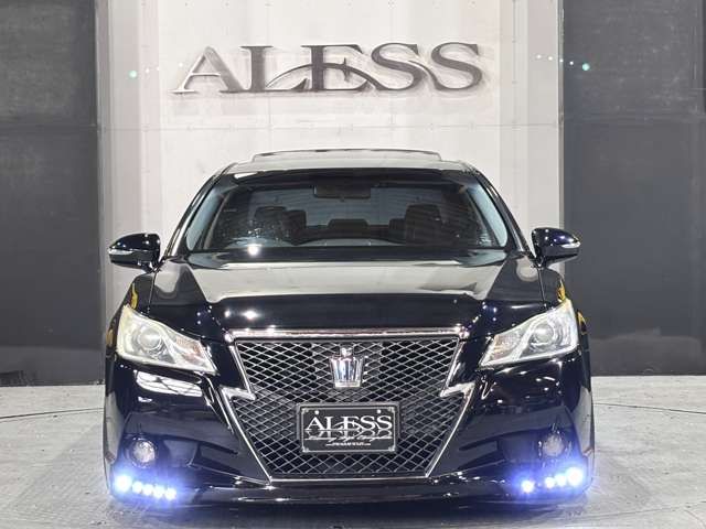 CROWN sedan hybrid