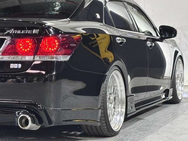 CROWN sedan hybrid