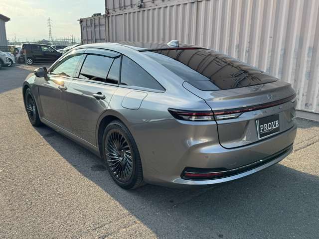 CROWN sedan hybrid