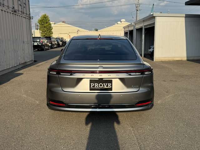 CROWN sedan hybrid