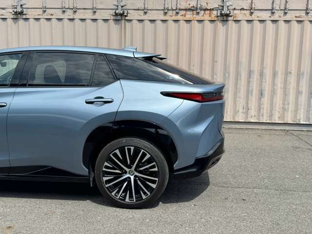 LEXUS RZ450e
