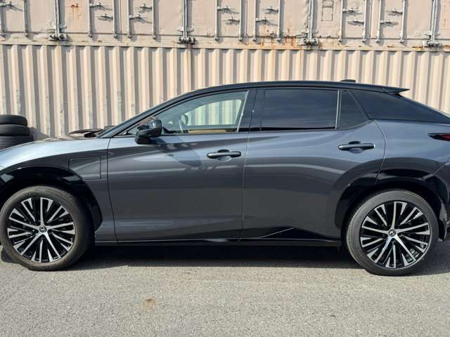 LEXUS RZ450e