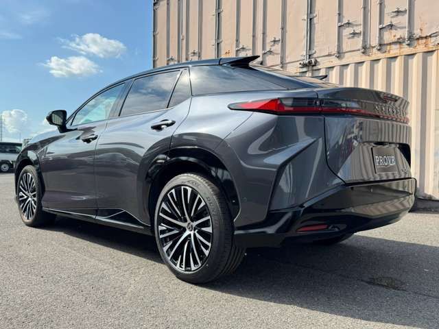 LEXUS RZ450e