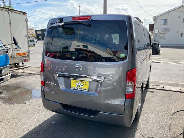 NV350 CARAVAN 4WD