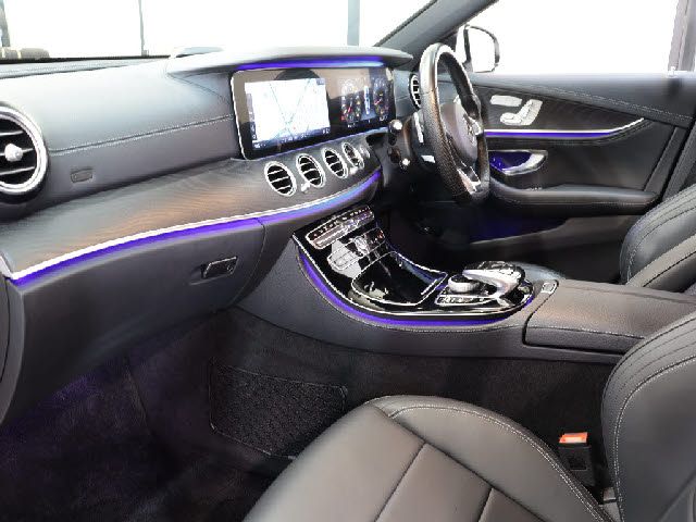 MERCEDES BENZ E class sedan