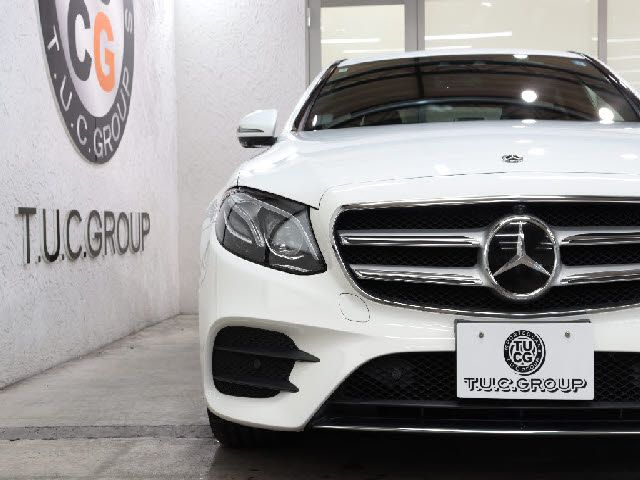 MERCEDES BENZ E class sedan