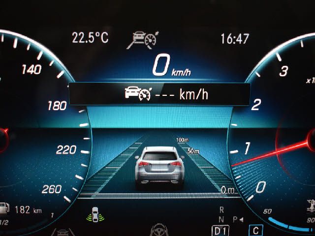MERCEDES BENZ GLB