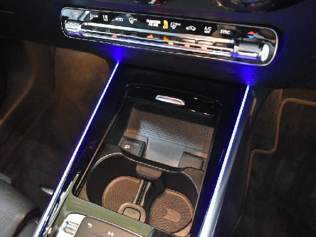 MERCEDES BENZ GLB