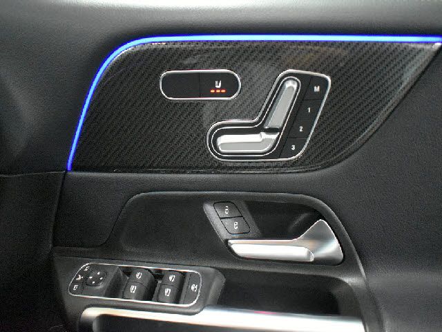 MERCEDES BENZ GLB