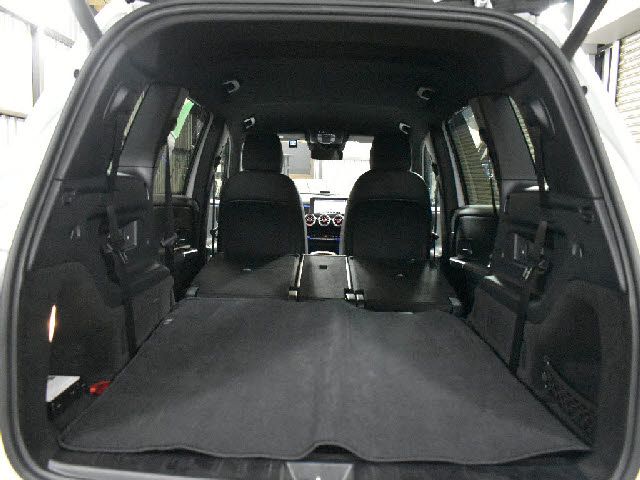 MERCEDES BENZ GLB