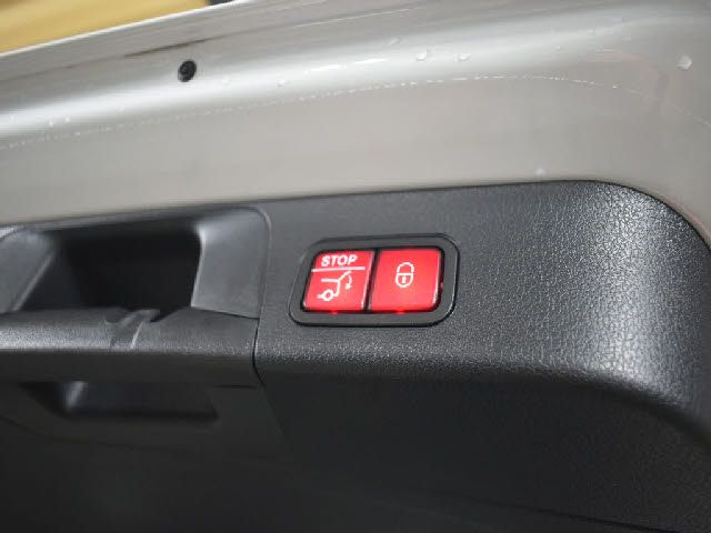 MERCEDES BENZ GLB