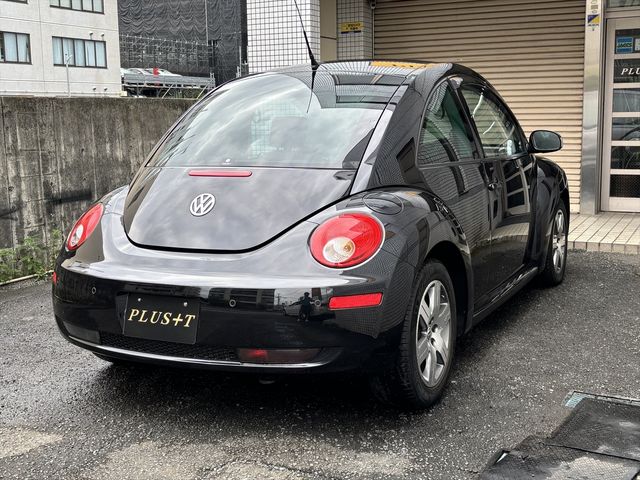 VOLKSWAGEN BEETLE